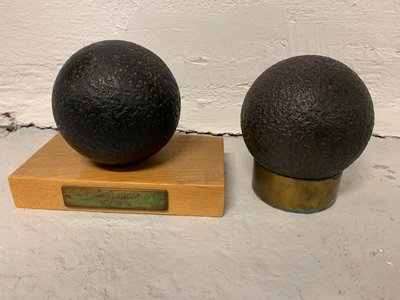 Kanonkugler, 2 stk.