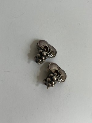 Georg Jensen grape vindrue øreklips 1996 sølv