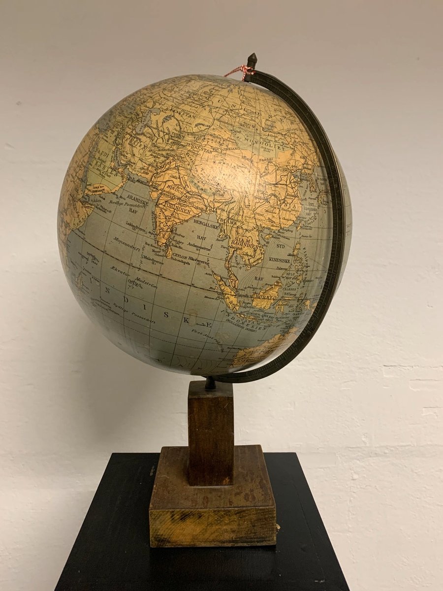 Vintage globus