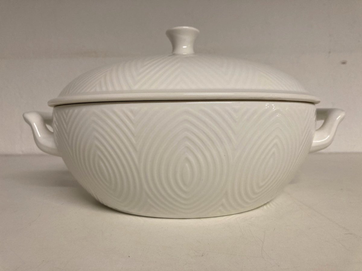 Royal Copenhagen terrin salto, 1.sort.
